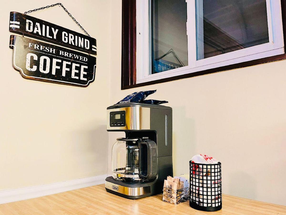 The Amber Retreat - Brooklyn Centre Comfort - Charming Space For Families, Couples & Business Travelers Near Downtown - With 300Mb Wifi, Parking & Self Check-In Cleveland Esterno foto