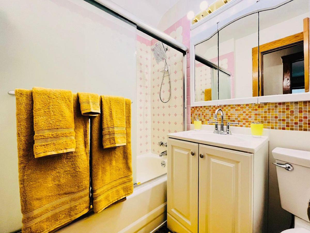 The Amber Retreat - Brooklyn Centre Comfort - Charming Space For Families, Couples & Business Travelers Near Downtown - With 300Mb Wifi, Parking & Self Check-In Cleveland Esterno foto