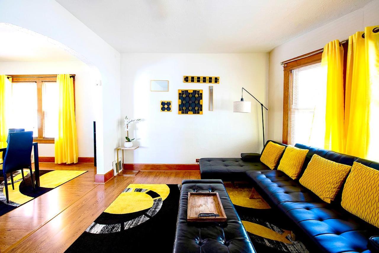 The Amber Retreat - Brooklyn Centre Comfort - Charming Space For Families, Couples & Business Travelers Near Downtown - With 300Mb Wifi, Parking & Self Check-In Cleveland Esterno foto