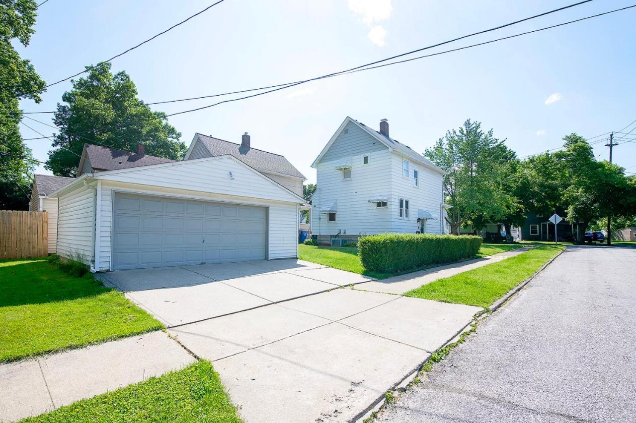 The Amber Retreat - Brooklyn Centre Comfort - Charming Space For Families, Couples & Business Travelers Near Downtown - With 300Mb Wifi, Parking & Self Check-In Cleveland Esterno foto