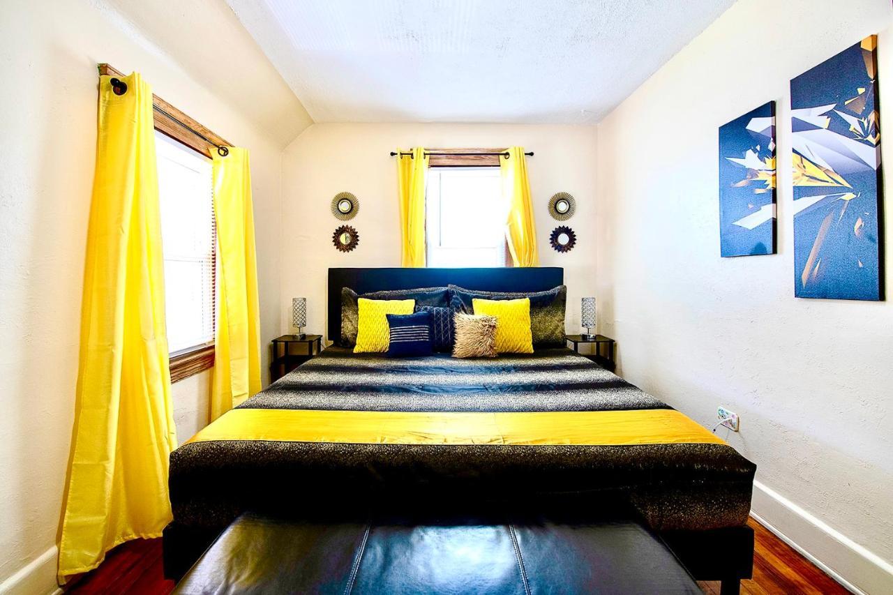 The Amber Retreat - Brooklyn Centre Comfort - Charming Space For Families, Couples & Business Travelers Near Downtown - With 300Mb Wifi, Parking & Self Check-In Cleveland Esterno foto