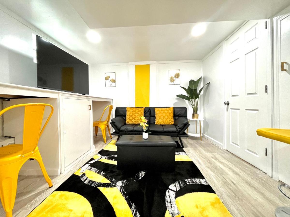 The Amber Retreat - Brooklyn Centre Comfort - Charming Space For Families, Couples & Business Travelers Near Downtown - With 300Mb Wifi, Parking & Self Check-In Cleveland Esterno foto