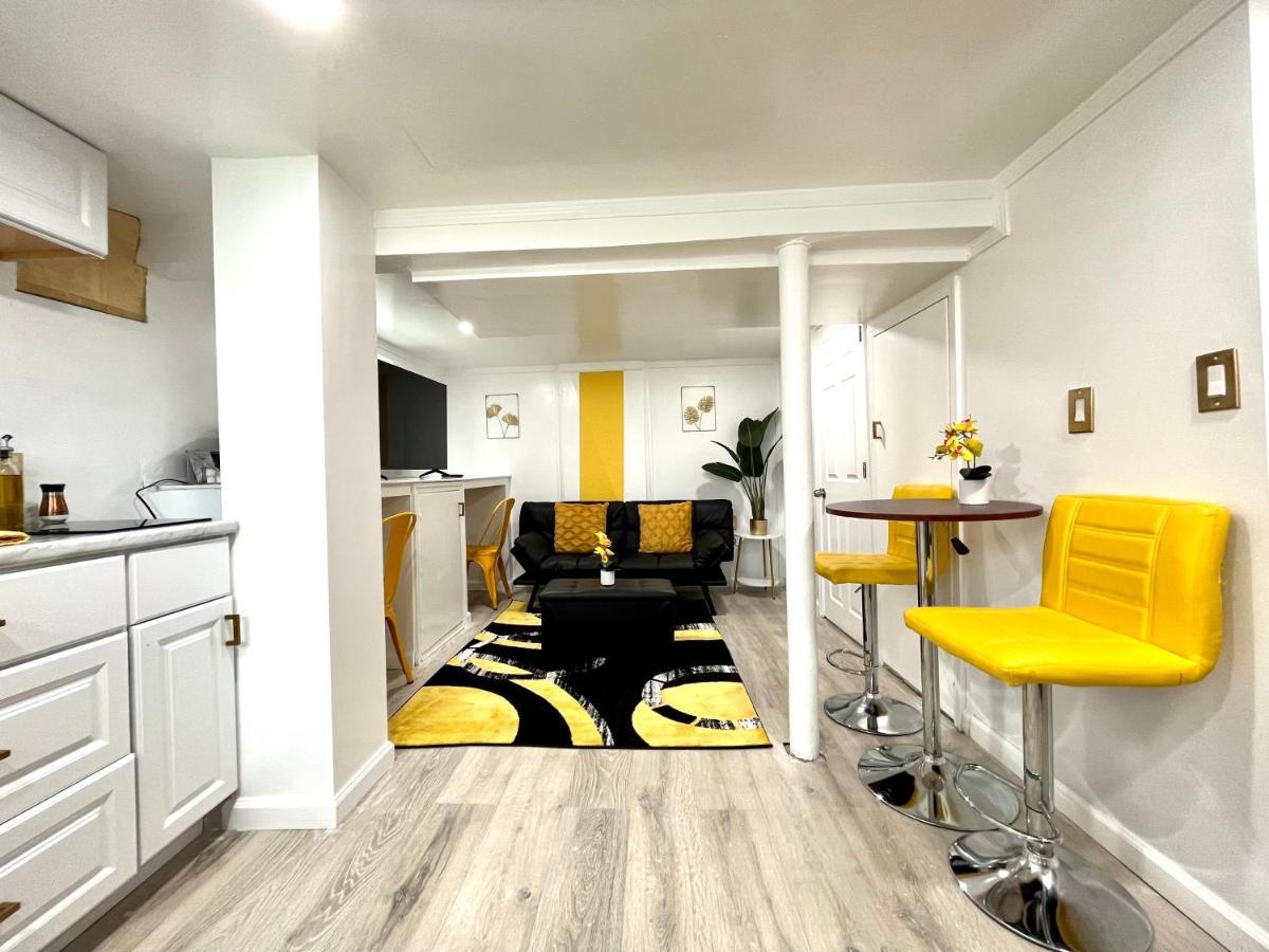 The Amber Retreat - Brooklyn Centre Comfort - Charming Space For Families, Couples & Business Travelers Near Downtown - With 300Mb Wifi, Parking & Self Check-In Cleveland Esterno foto