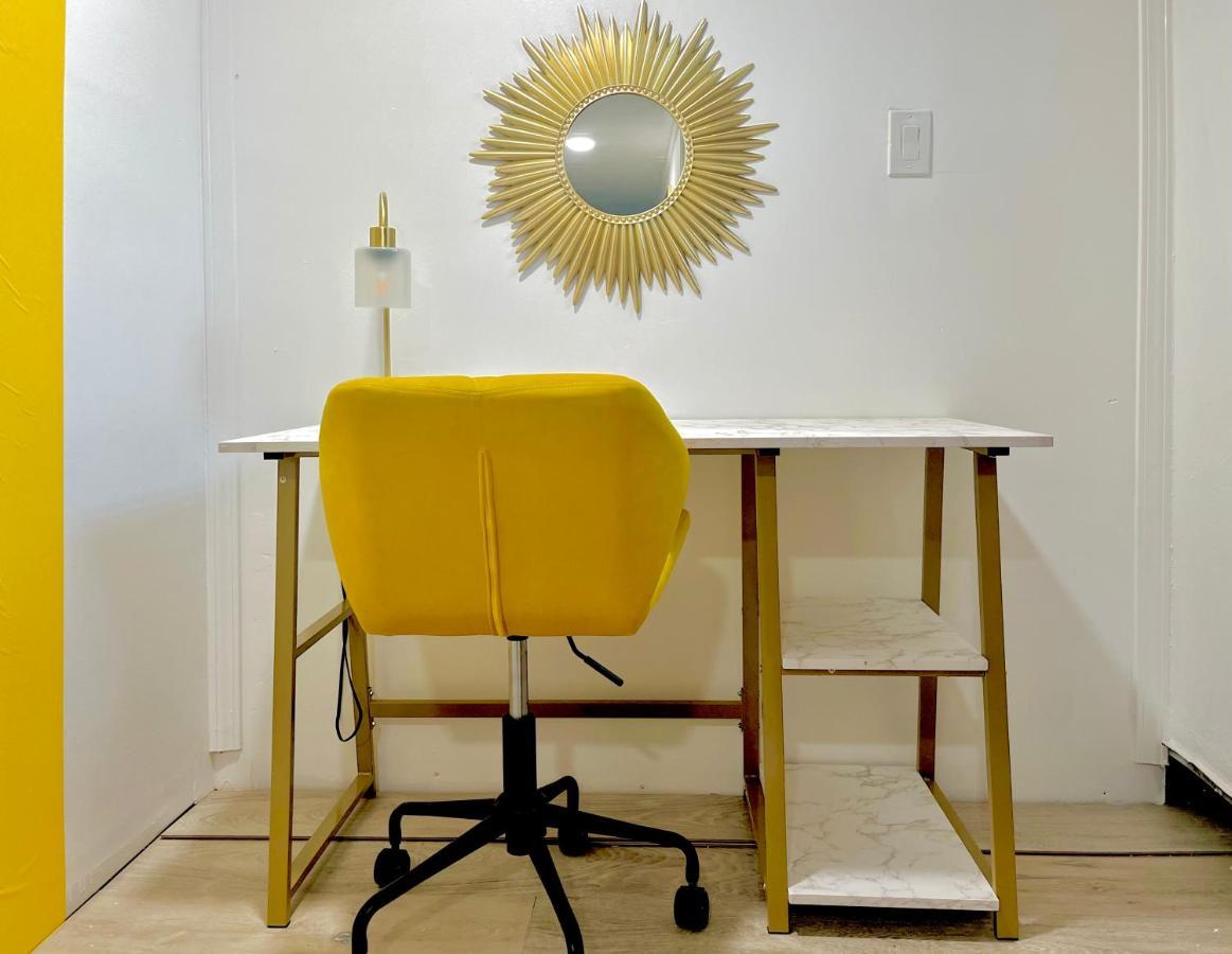 The Amber Retreat - Brooklyn Centre Comfort - Charming Space For Families, Couples & Business Travelers Near Downtown - With 300Mb Wifi, Parking & Self Check-In Cleveland Esterno foto