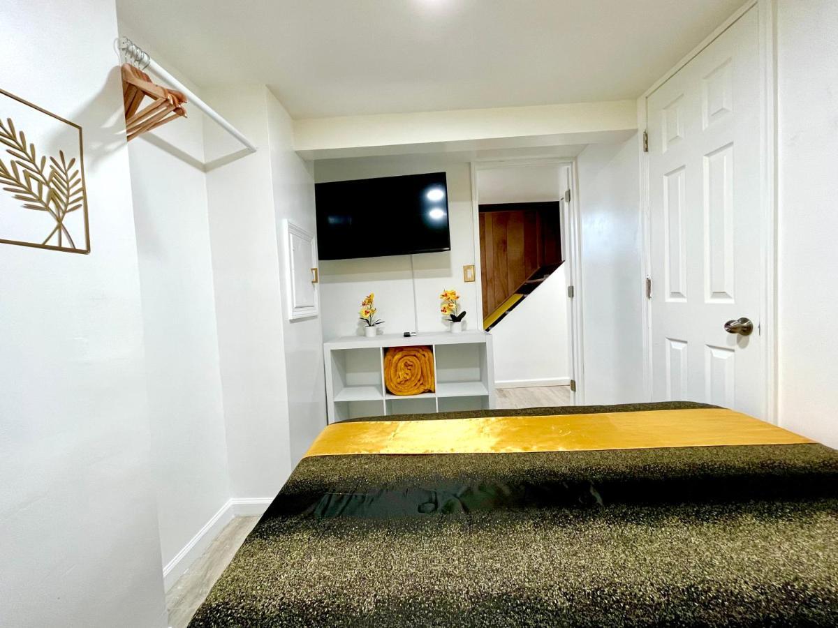 The Amber Retreat - Brooklyn Centre Comfort - Charming Space For Families, Couples & Business Travelers Near Downtown - With 300Mb Wifi, Parking & Self Check-In Cleveland Esterno foto