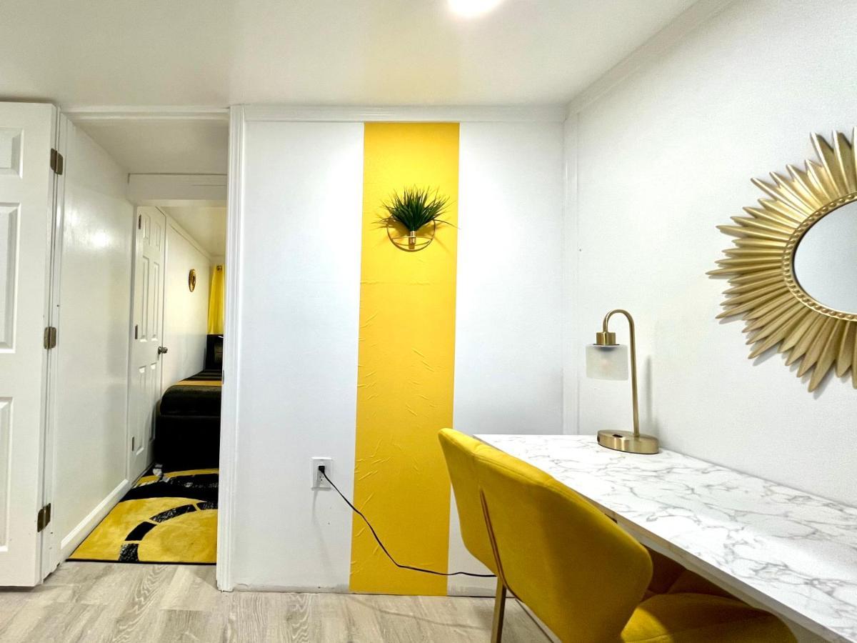 The Amber Retreat - Brooklyn Centre Comfort - Charming Space For Families, Couples & Business Travelers Near Downtown - With 300Mb Wifi, Parking & Self Check-In Cleveland Esterno foto