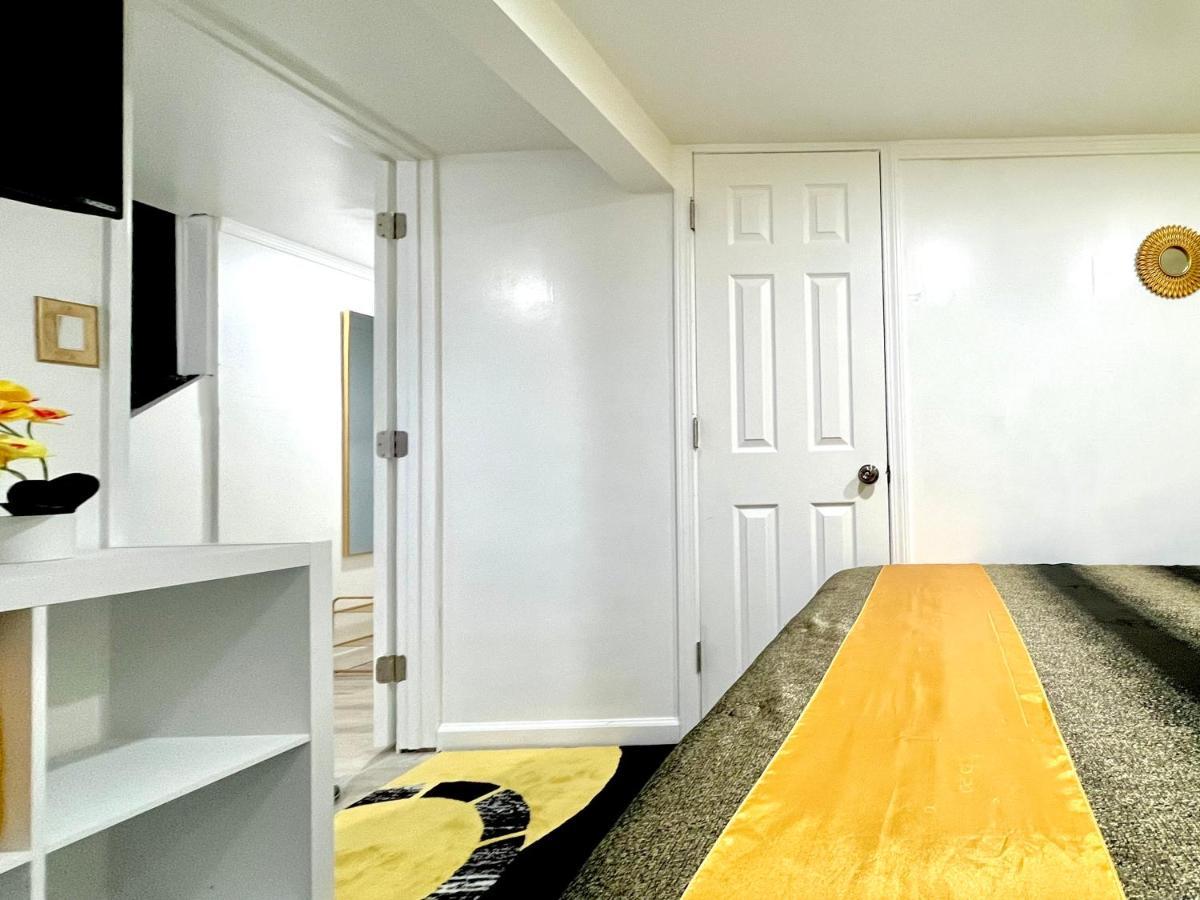 The Amber Retreat - Brooklyn Centre Comfort - Charming Space For Families, Couples & Business Travelers Near Downtown - With 300Mb Wifi, Parking & Self Check-In Cleveland Esterno foto