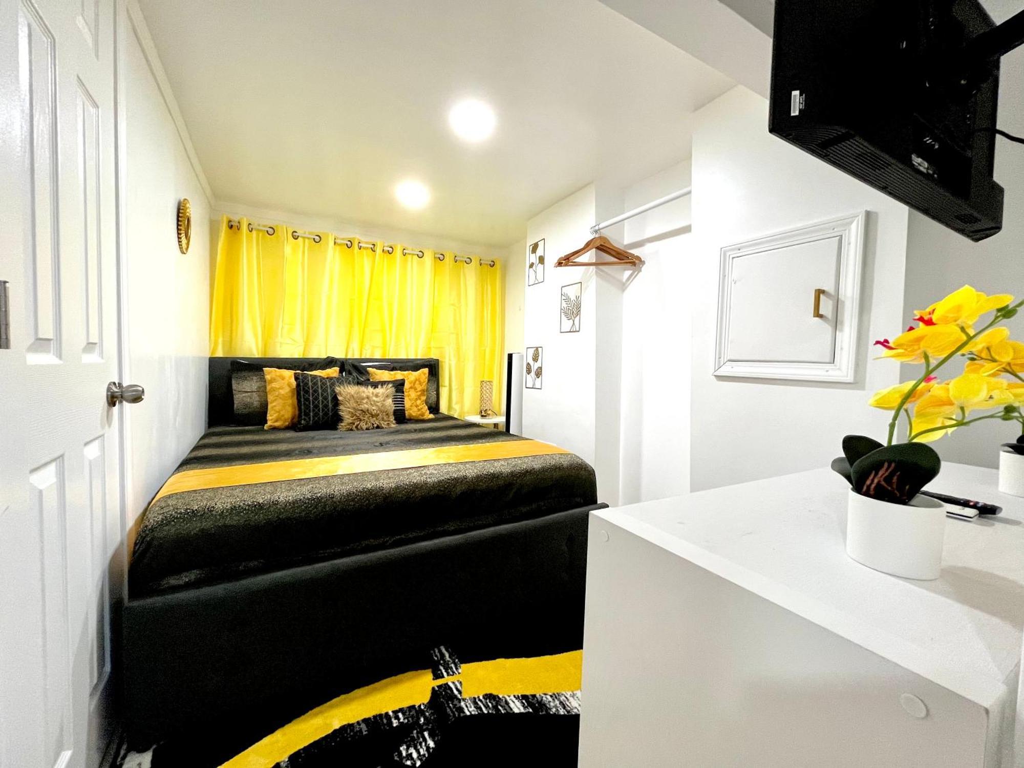 The Amber Retreat - Brooklyn Centre Comfort - Charming Space For Families, Couples & Business Travelers Near Downtown - With 300Mb Wifi, Parking & Self Check-In Cleveland Esterno foto